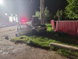 Accident rutier soldat cu ranirea tanarului sofer | imaginea 1
