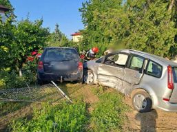 Accident rutier soldat cu trei persoane ranite | imaginea 1