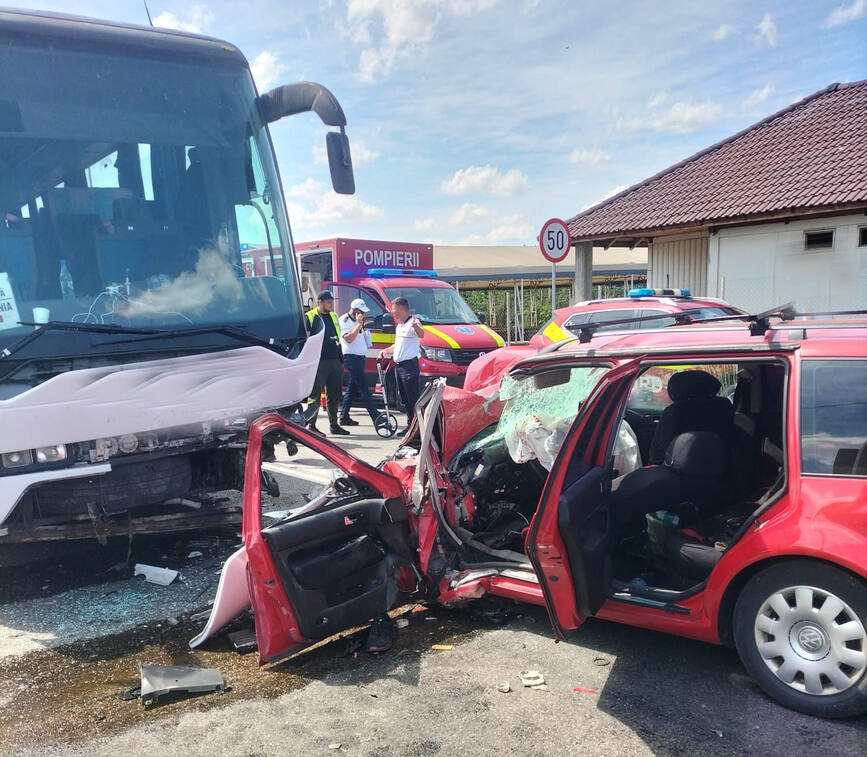 Grav accident rutier soldat cu numeroase victime | imaginea 1