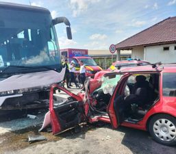 Grav accident rutier soldat cu numeroase victime | imaginea 1