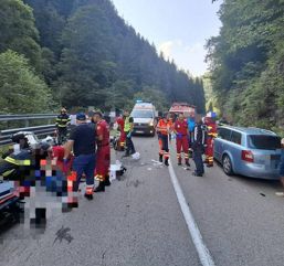 Interventie de amploare in urma unui grav accident rutier | imaginea 1