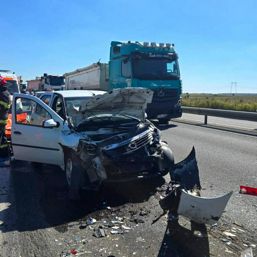 Accident rutier soldat cu trei tinere victime | imaginea 1