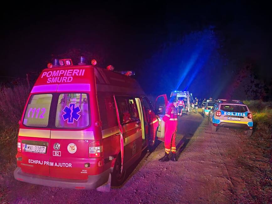 Doi adulti si trei minori  victime intr un accident rutier | imaginea 2