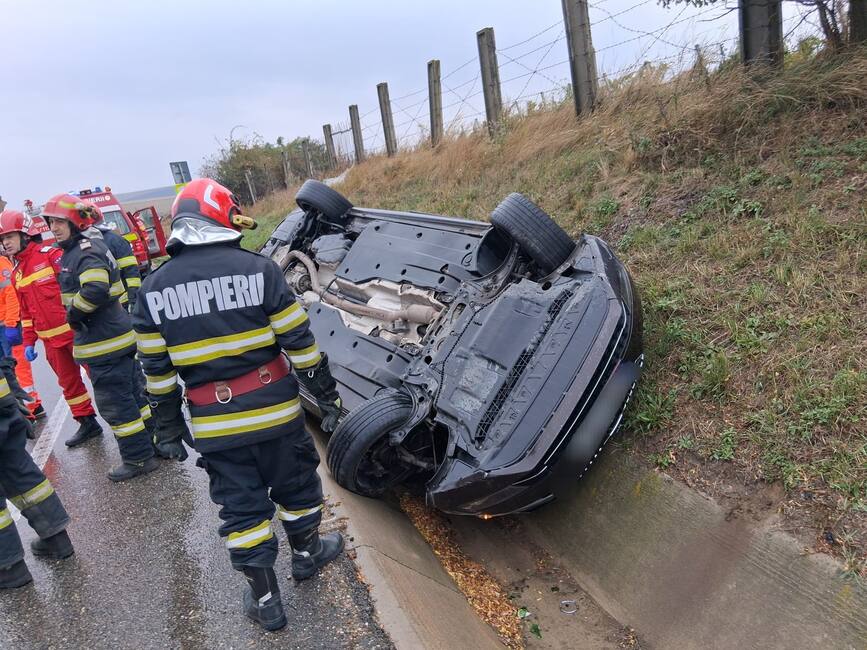 Accident rutier la iesirea din Husi | imaginea 1