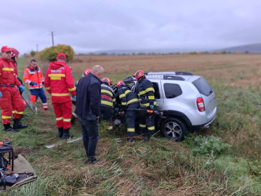 Intervetie la un accident rutier | imaginea 1