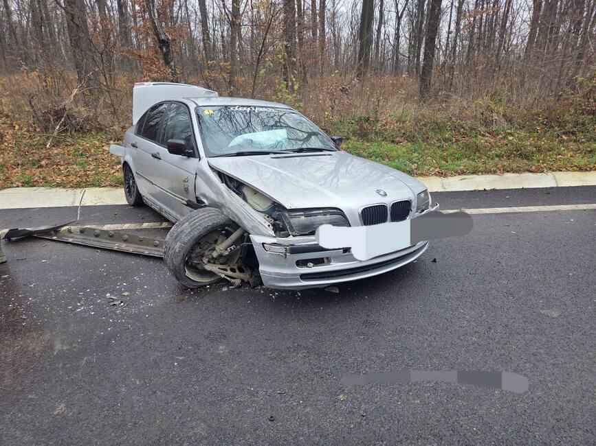 Coliziune intre o masina si un microbuz | imaginea 2