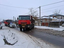 Interventie de urgenta in urma unui accident rutier cu 3 victime | imaginea 1