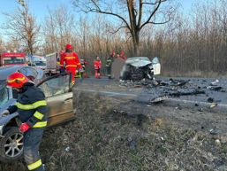Interventie pentru salvarea victimelor unui accident rutier | imaginea 1