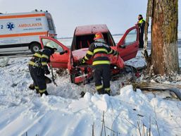 Un barbat a ajuns la spital in urma unui accident rutier | imaginea 1