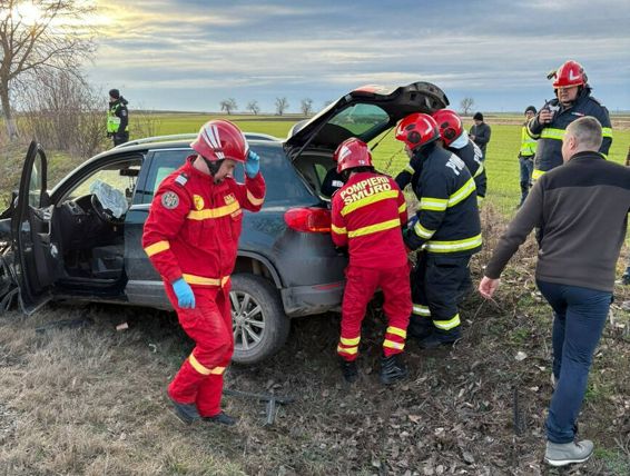 Interventie masiva in Bihor  Coliziune intre cinci masini | imaginea 1