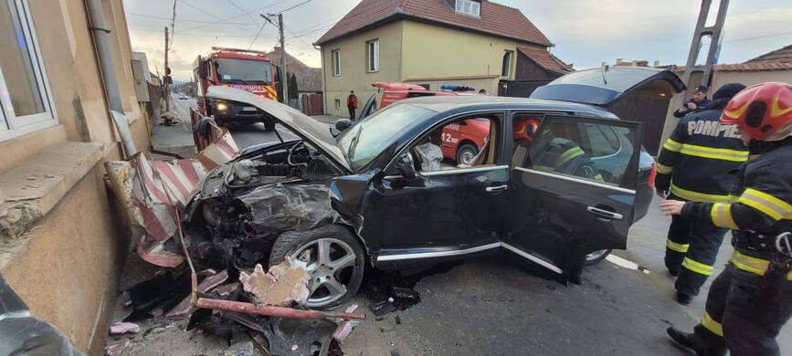 Accident rutier cu victima incarcerata | imaginea 1