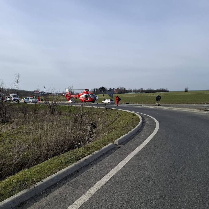 Accident sever  Doua victime transportate de urgenta la spital | imaginea 2