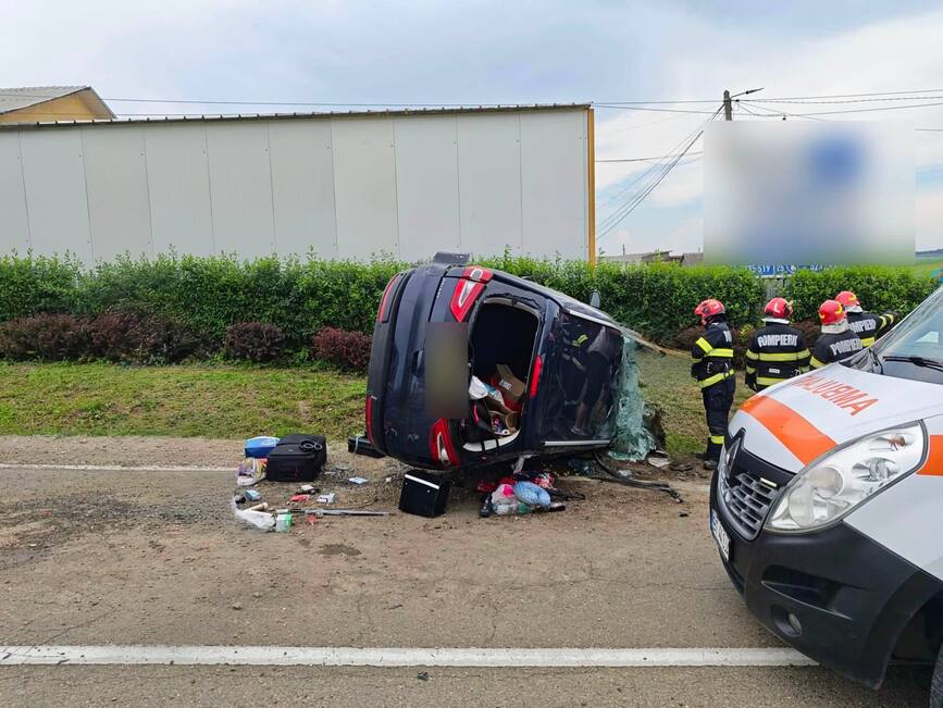 Doua femei au ajuns la spital in urma unui accident rutier | imaginea 1