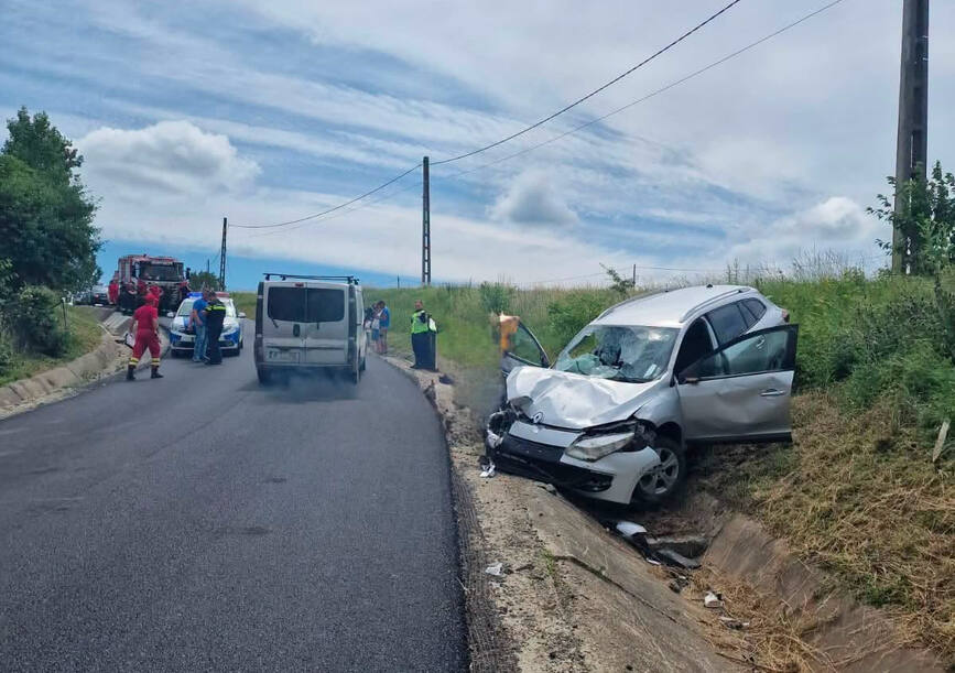 O soferita si un minor  spitalizati in urma unui accident violent | imaginea 1