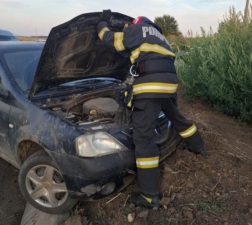Soferita incarcerata  salvata de pompieri si un medic | imaginea 1