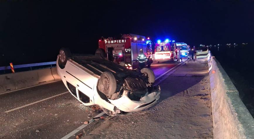 Accident grav in miez de noapte  Trei tineri au ajuns la spital | imaginea 1
