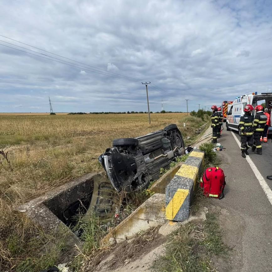 Autoturism rasturnat  o femeie a ajuns la spital | imaginea 1
