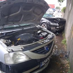 Doi pompieri aflati in timpul liber au salvat un sofer | imaginea 1