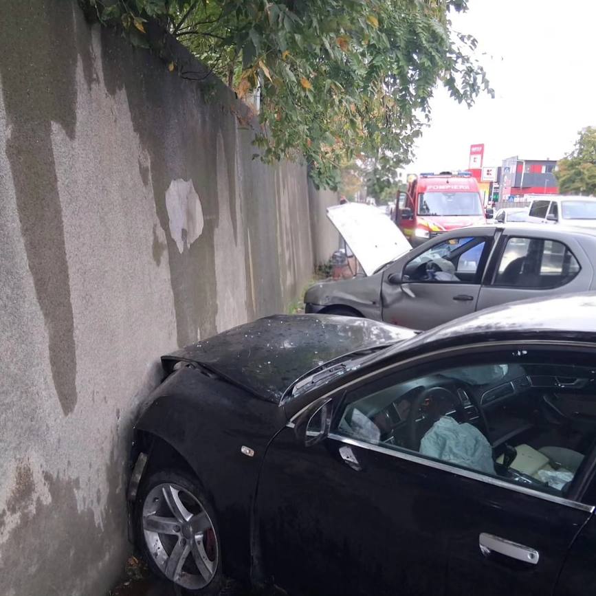 Doi pompieri aflati in timpul liber au salvat un sofer | imaginea 2