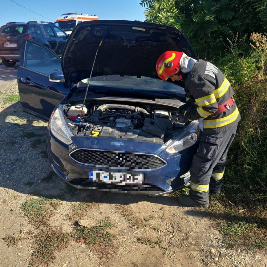 Patru masini distruse  doua au zburat de pe sosea | imaginea 1