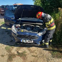 Patru masini distruse  doua au zburat de pe sosea | imaginea 1
